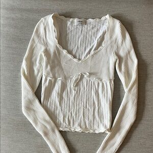 Aritzia Cream Long Sleeve Top